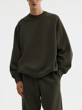 EUC H&M Oversized Sweatshirt | Dark Khaki Green | Size Small